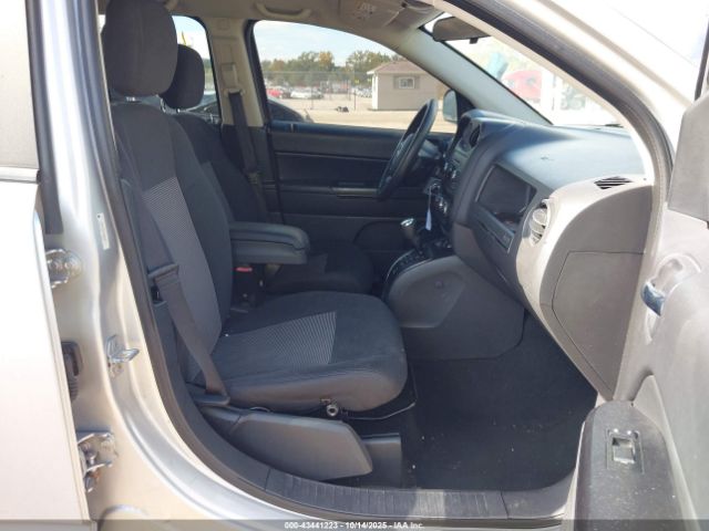 2011 JEEP COMPASS 1J4NF1FB2BD239235 Photo 4