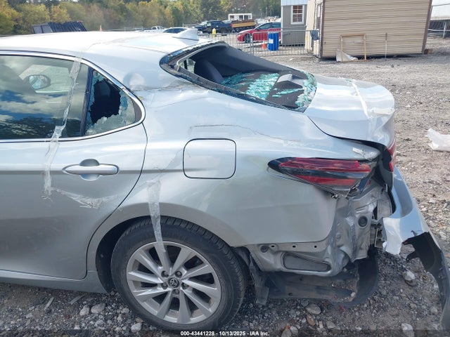 4T1C11AK6MU440816 Toyota CAMRY LE