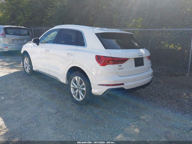 2023 AUDI Q3 WA1DECF34P1049951 Photo 2
