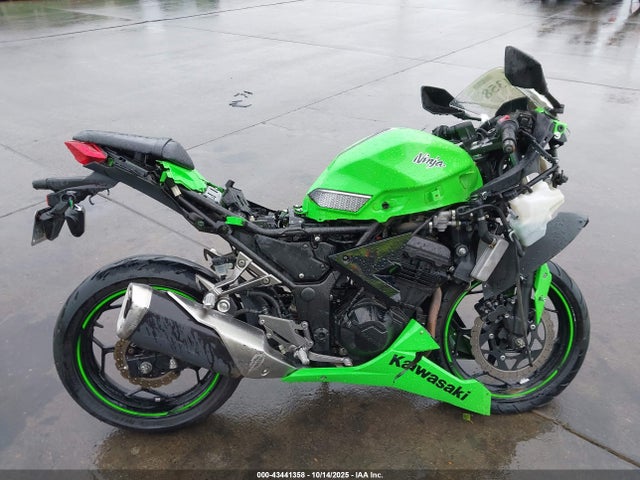 2013 Kawasaki Ex300 A მანქანა იყიდება აუქციონზე, vin: JKAEX8A15DDA12048, აუქციონის ნომერი: 43441358