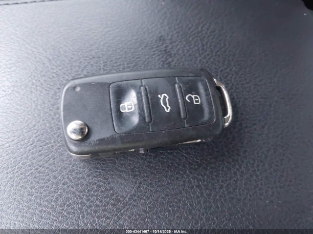 2019 VOLKSWAGEN PASSAT 1VWLA7A30KC008657 Photo 10