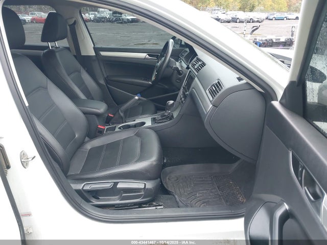 2019 VOLKSWAGEN PASSAT 1VWLA7A30KC008657 Photo 4