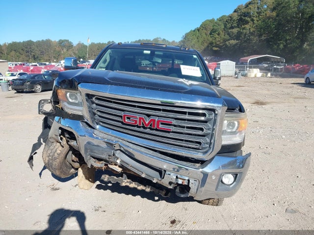 1GT12ZE82FF105503 GMC Sierra 2500hd Slt