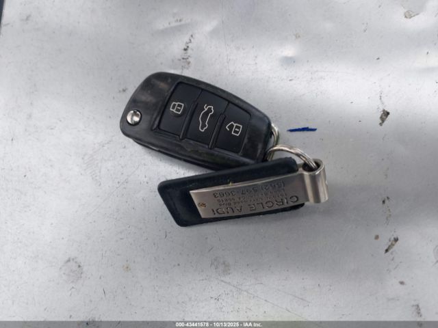 2018 AUDI A3 WAUAUGFF4J1022122 Photo 10