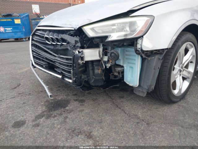 2018 AUDI A3 WAUAUGFF4J1022122 Photo 5