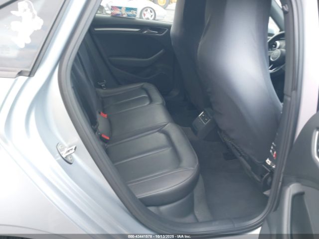 2018 AUDI A3 WAUAUGFF4J1022122 Photo 7