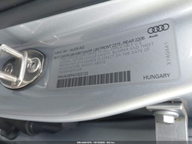 2018 AUDI A3 WAUAUGFF4J1022122 Photo 8