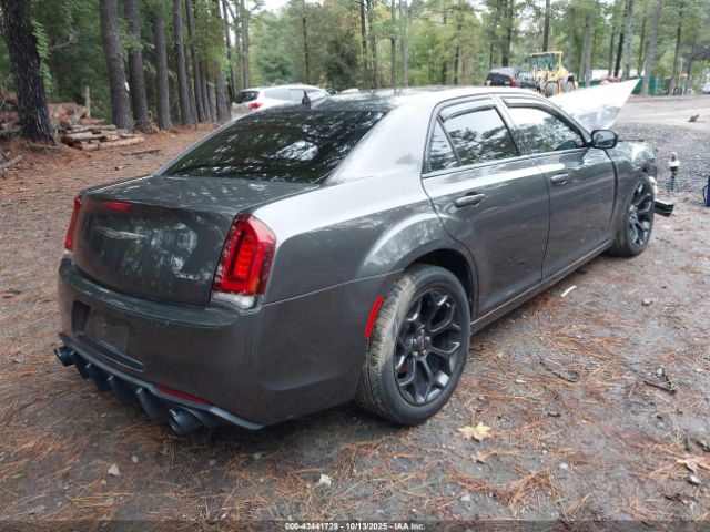 2019 CHRYSLER 300 2C3CCABG1KH635087 Photo 3