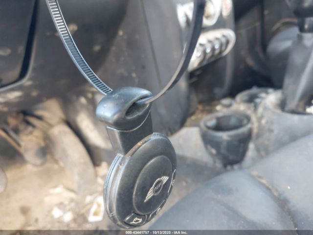 2007 MINI COOPER WMWMF33587TL67033 Photo 10