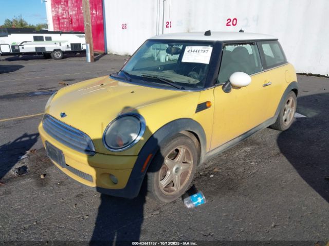 2007 MINI COOPER WMWMF33587TL67033 Photo 1