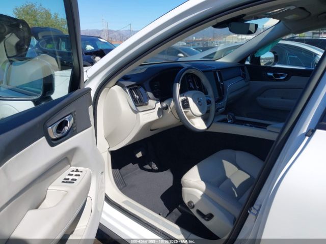 2023 VOLVO XC60 YV4L12RW5P1308246 Photo 4