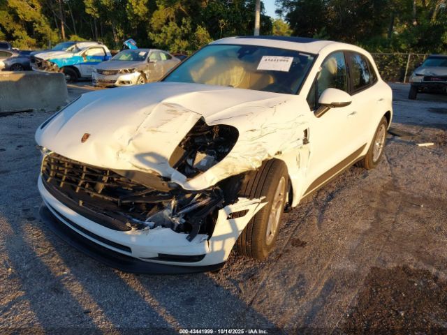 2021 PORSCHE MACAN WP1AA2A57MLB11090 Photo 1
