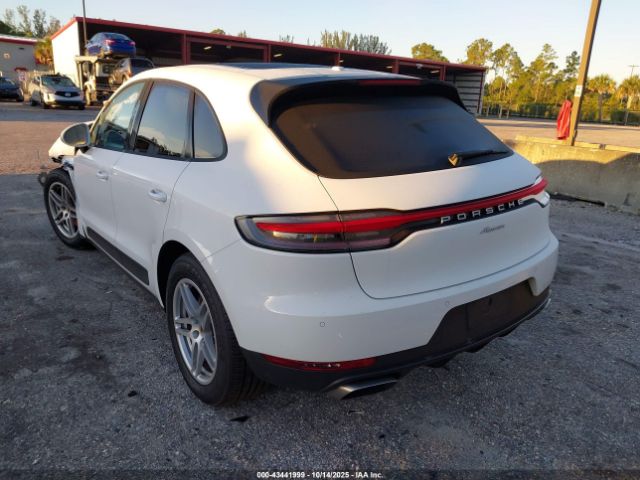 2021 PORSCHE MACAN WP1AA2A57MLB11090 Photo 2