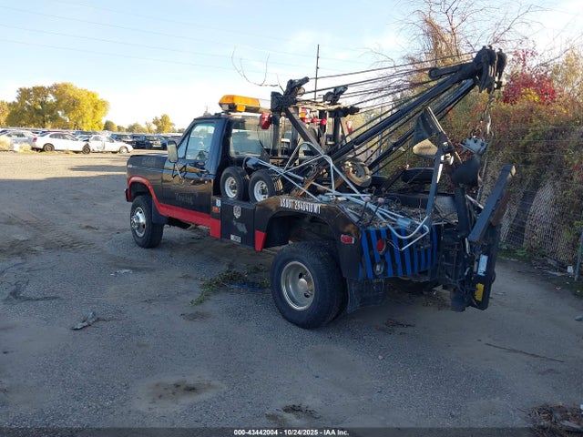 1986 FORD F350 1FDKF38LXGPA13357 Photo 2