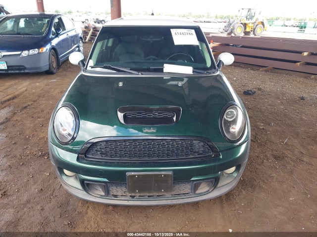 2011 MINI COOPER S WMWSV3C52BTY11770 Photo 5
