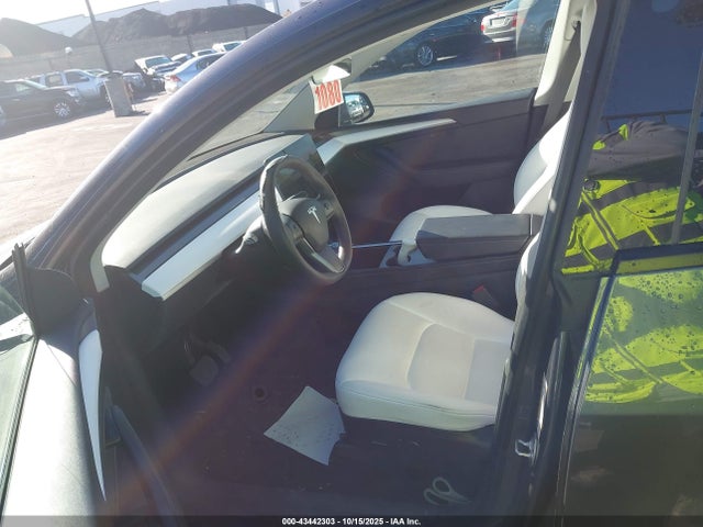 2023 TESLA MODEL Y 7SAYGAEE9PF662232 Photo 4