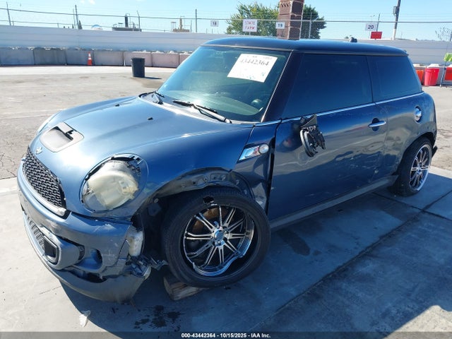 2011 MINI COOPER S WMWSV3C58BTY21302 Photo 1