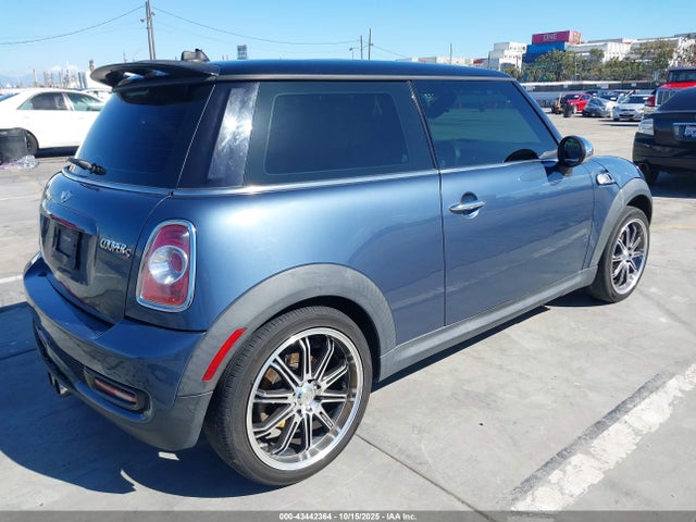 2011 MINI COOPER S WMWSV3C58BTY21302 Photo 3