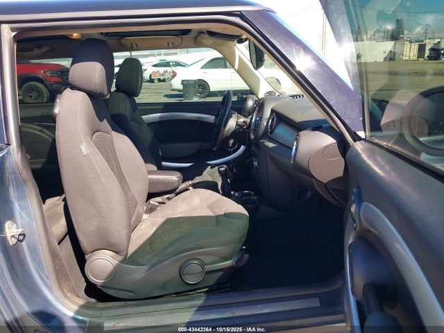 2011 MINI COOPER S WMWSV3C58BTY21302 Photo 4