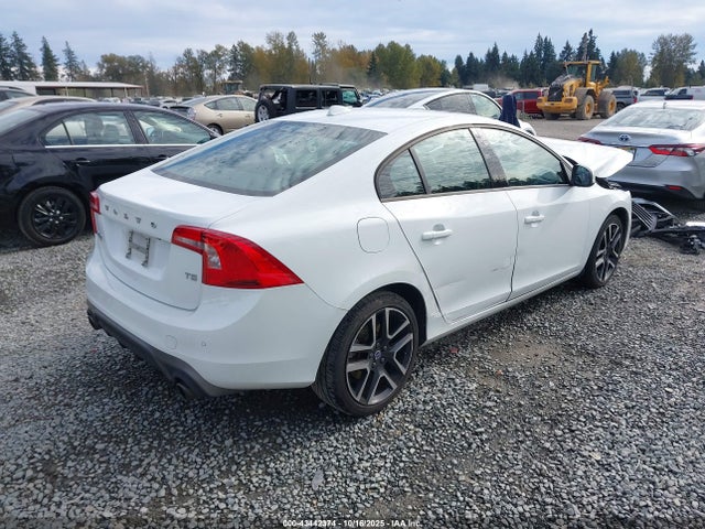 YV126MFL4H2432410 Volvo S60 T5 Dynamic
