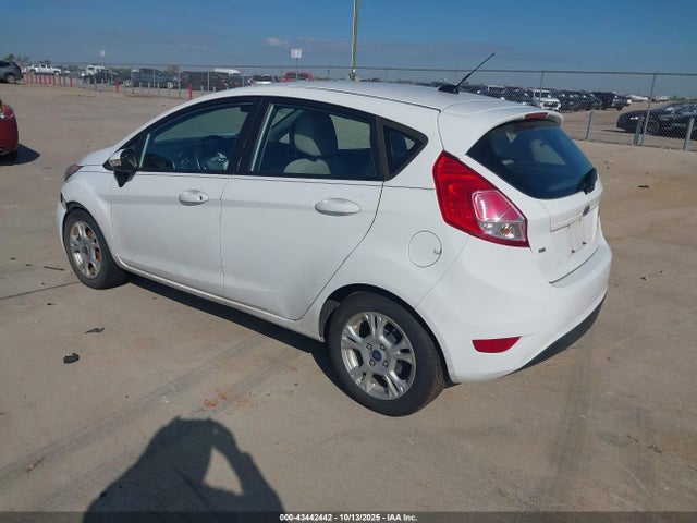 Ford 2015 2015 3FADP4EJ1FM167064 Image 3