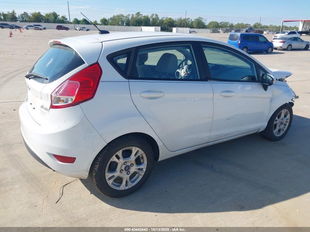 Ford 2015 2015 3FADP4EJ1FM167064 Image 4