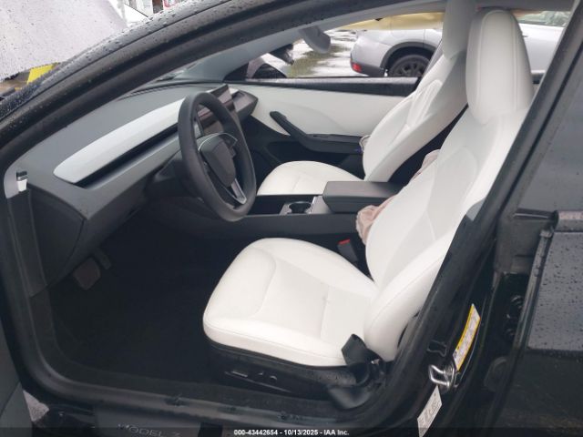 2025 TESLA MODEL 3 5YJ3E1EB0SF923341 Photo 4