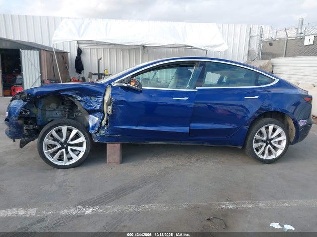 5YJ3E1EA7KF417450 Tesla MODEL 3