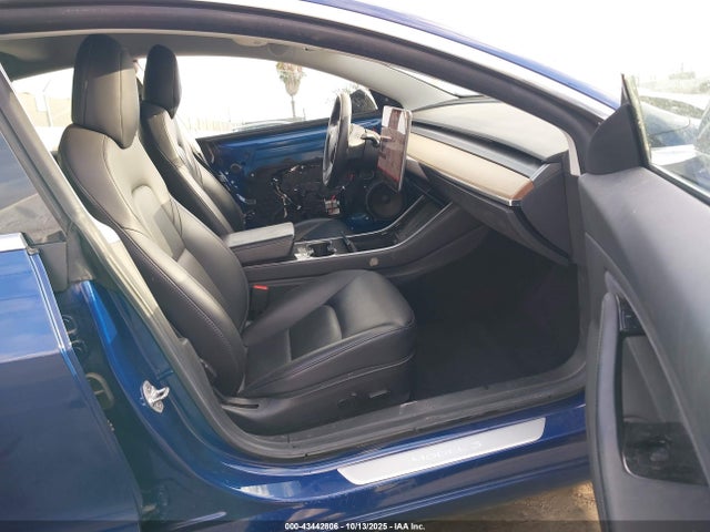 2019 TESLA MODEL 3 5YJ3E1EA7KF417450 Photo 4