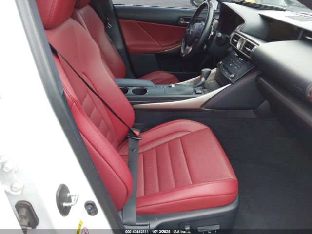 2016 LEXUS IS 200T JTHBA1D26G5008428 Photo 4