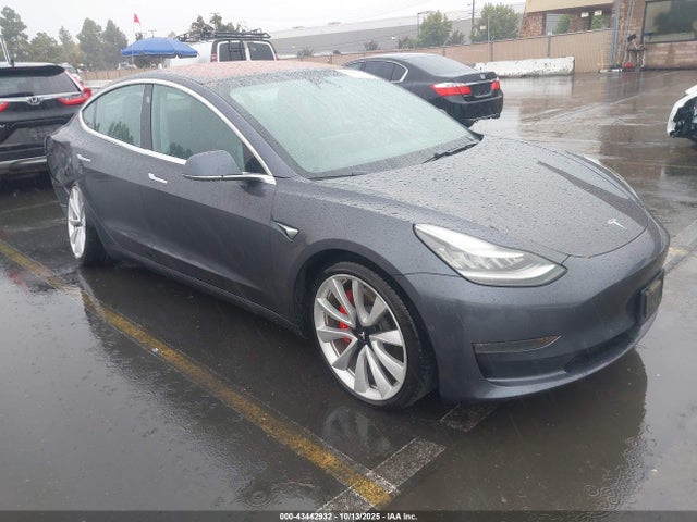 2018 TESLA MODEL 3 5YJ3E1EBXJF105842 Photo 0