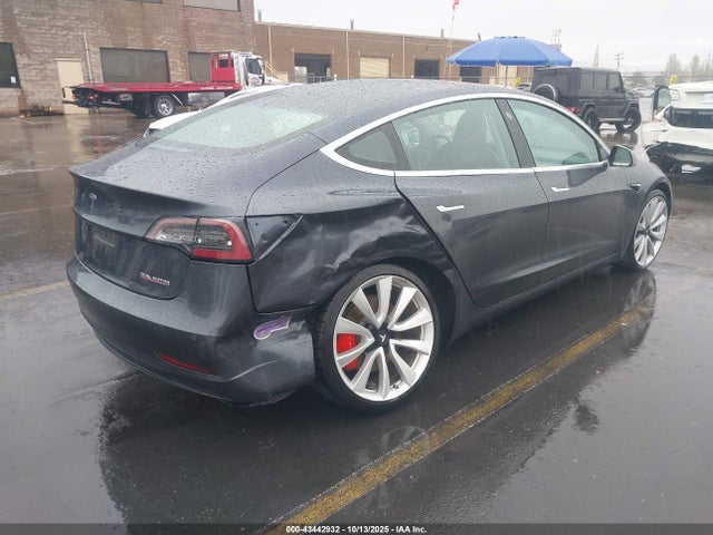 2018 TESLA MODEL 3 5YJ3E1EBXJF105842 Photo 3