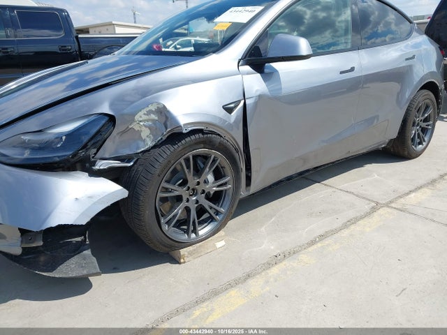 2024 TESLA MODEL Y 7SAYGDEE7RA320490 Photo 5