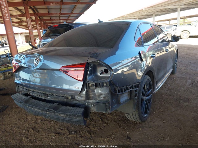 1VWAA7A34JC022552 Volkswagen Passat 2.0t R-line/2.0t S