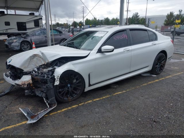 2022 BMW 740 WBA7T2C00NCK26779 Photo 1