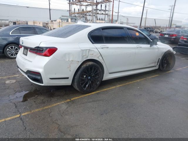 2022 BMW 740 WBA7T2C00NCK26779 Photo 3