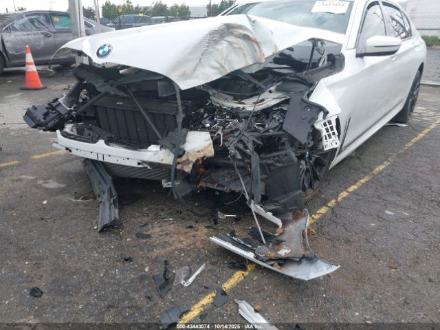 2022 BMW 740 WBA7T2C00NCK26779 Photo 5