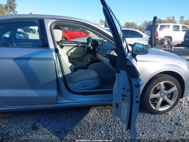 2015 AUDI A3 WAUACGFFXF1127760 Photo 4