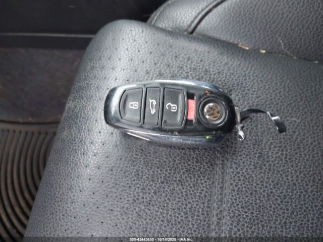 2011 VOLKSWAGEN TOUAREG WVGFF9BP6BD004651 Photo 10