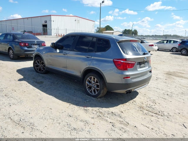 2011 BMW X3 5UXWX7C53BL730314 Photo 2