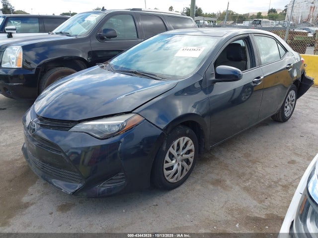 Toyota 2zr-fe 2018 2T1BURHE6JC083880 Image 2