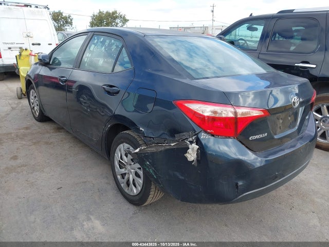 Toyota 2zr-fe 2018 2T1BURHE6JC083880 Image 3