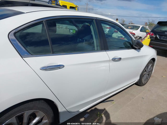 Honda Accord 2015 1HGCR2F5XFA071700 Image 25