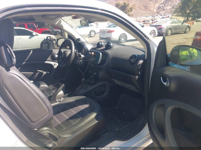 Smart Fortwo 2016 WMEFJ5DAXGK055451 Image 17