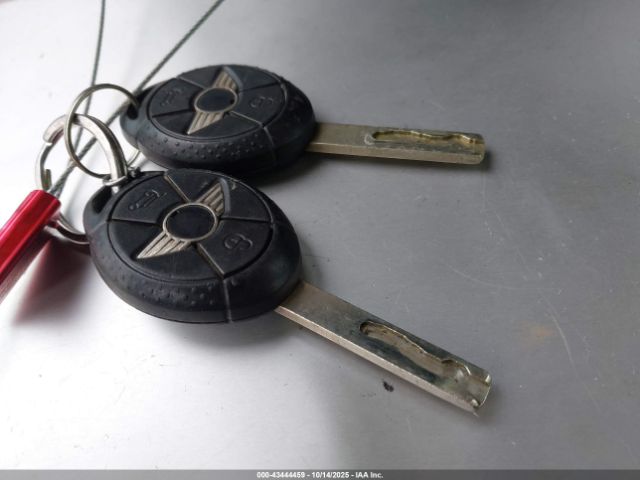 2006 MINI COOPER S WMWRH33586TF89962 Photo 10