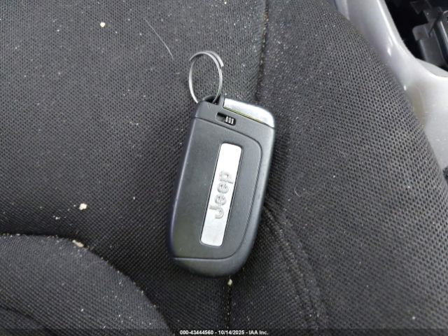 2022 JEEP RENEGADE ZACNJDB12NPN78499 Photo 10