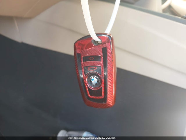 WBA8E1G32HNU15441 BMW 320i