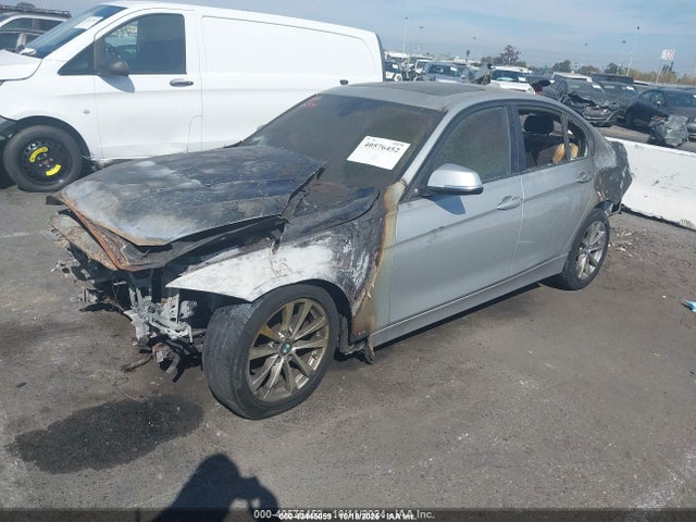 WBA8E1G32HNU15441 BMW 320i
