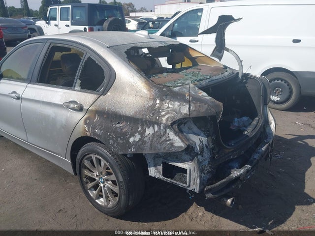 WBA8E1G32HNU15441 BMW 320i