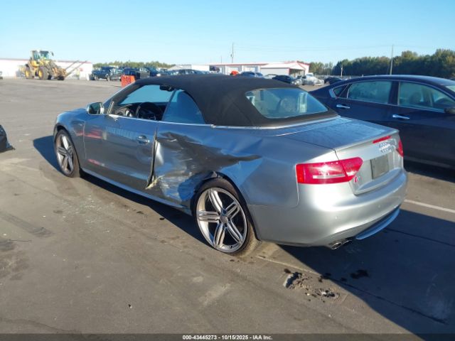 2011 AUDI S5 WAUVGAFHXBN011952 Photo 2